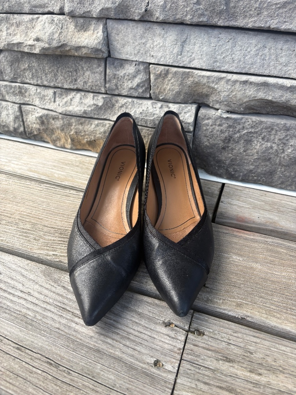 Vionic Josie kitten heel, black 9.5 M
